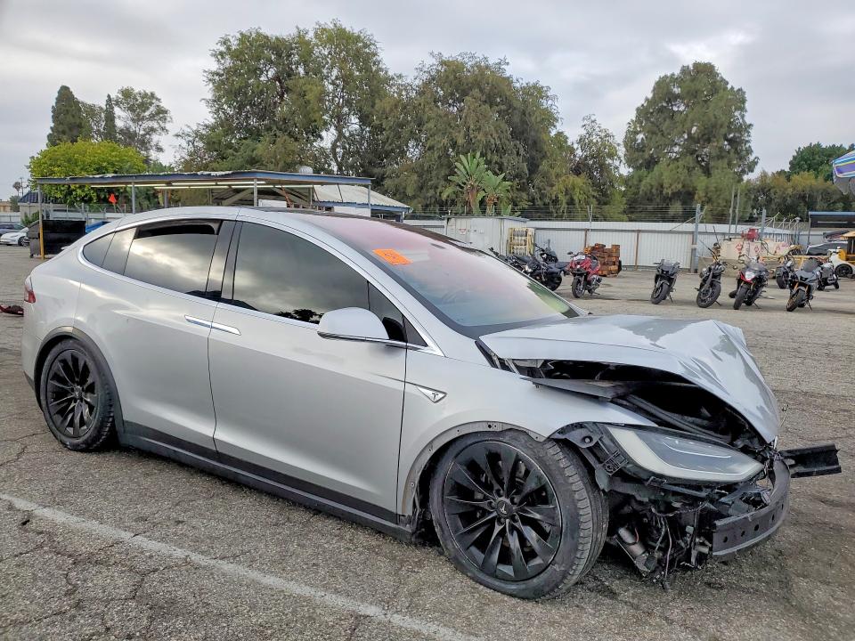 Продажа на аукционе авто 2016 Tesla Model X, vin: 5YJXCAE28GF020966, номер лота: 73343675