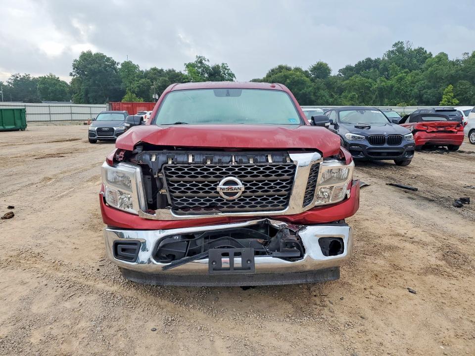 56138996 :رقم المزاد ، 1N6AA1EJ6HN564367 vin ، 2017 Nissan Titan مزاد بيع
