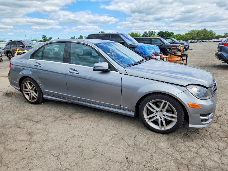56234416 :رقم المزاد ، WDDGF8AB3ER303326 vin ، 2014 Mercedes-benz C مزاد بيع