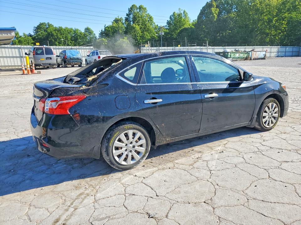 55713736 :رقم المزاد ، 3N1AB7AP6JY323384 vin ، 2018 Nissan Sentra مزاد بيع