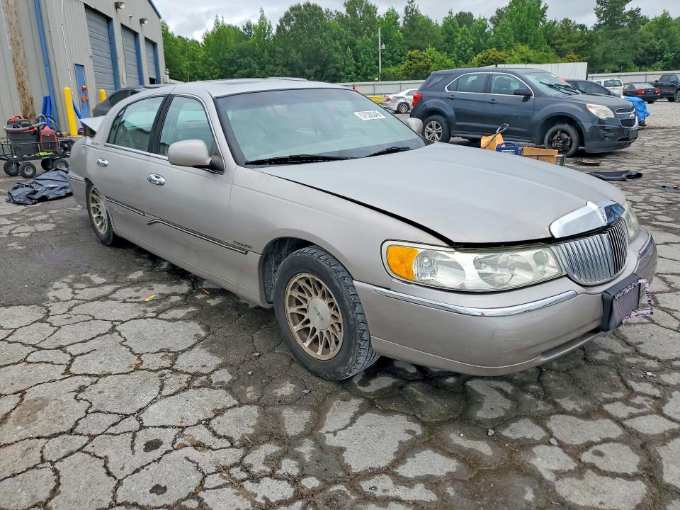Aukcja sprzedaży 2002 Lincoln Town Car, vin: 1LNHM82W42Y611866, numer aukcji: 57328346