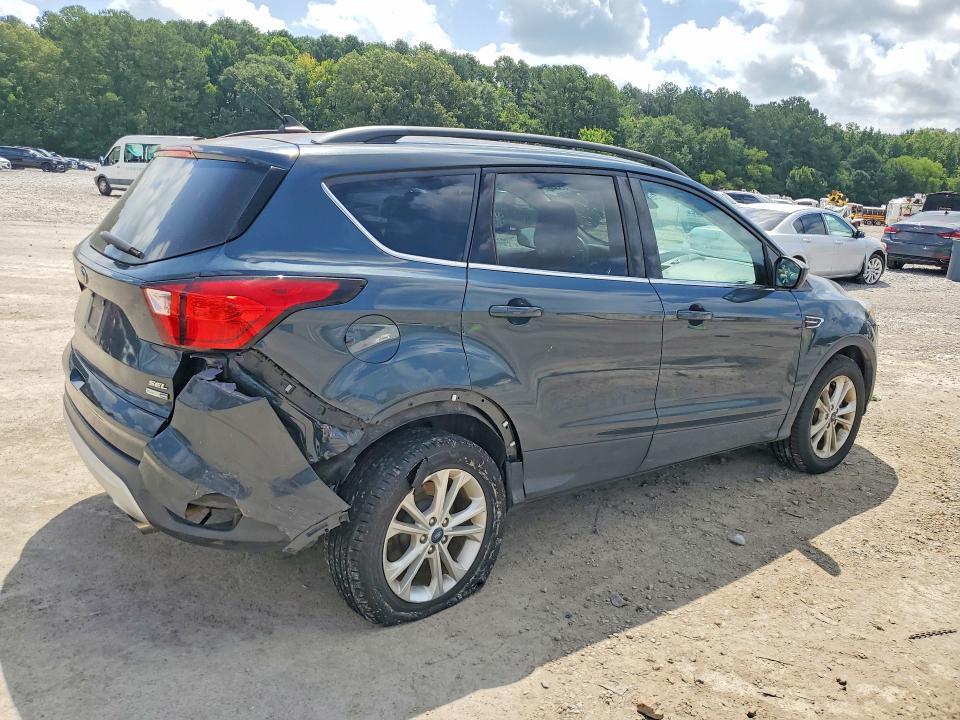 2019 Ford Escape მანქანა იყიდება აუქციონზე, vin: 1FMCU9HD8KUB24456, აუქციონის ნომერი: 58795346