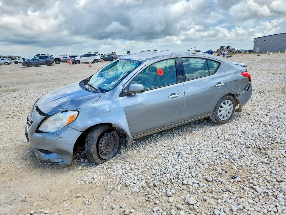 56265656 :رقم المزاد ، 3N1CN7AP6EL801001 vin ، 2014 Nissan Versa مزاد بيع