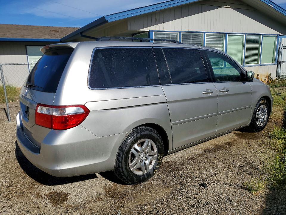 85627205 :رقم المزاد ، 5FNRL387X7B117744 vin ، 2007 Honda Odyssey مزاد بيع