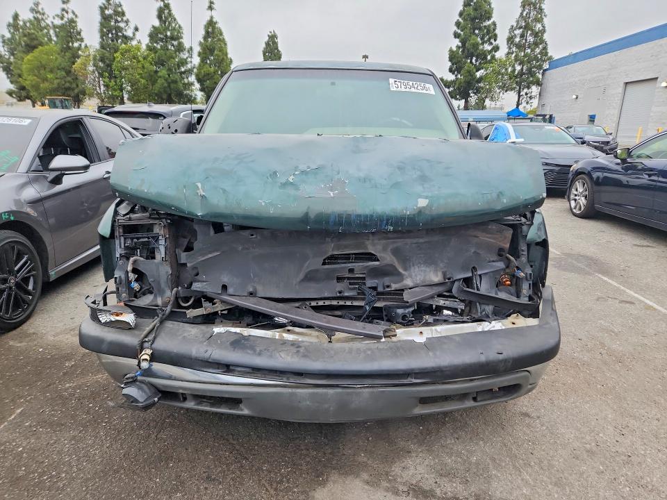 2001 Chevrolet Silverado მანქანა იყიდება აუქციონზე, vin: 2GCEC19V711315286, აუქციონის ნომერი: 57954256