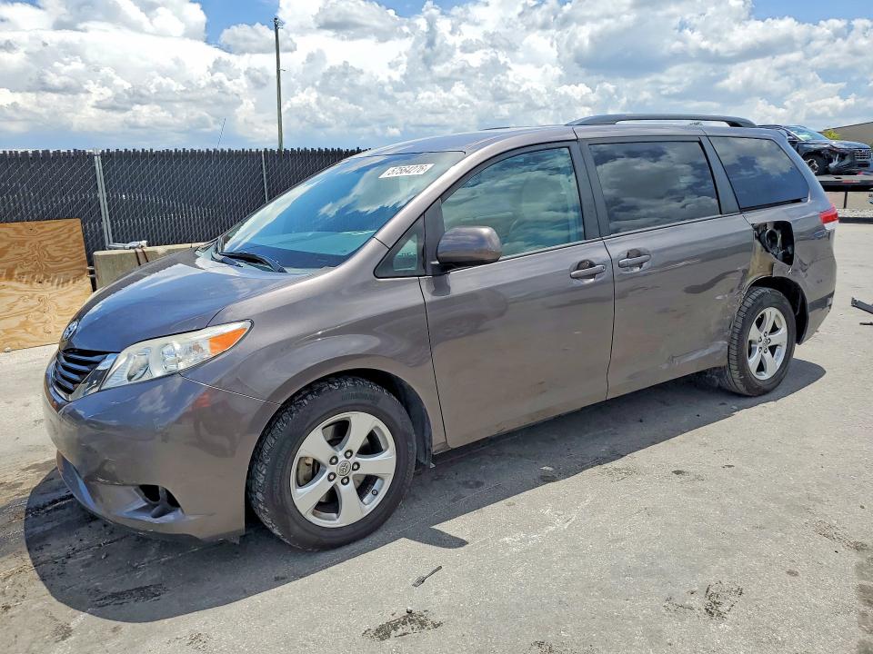 2014 Toyota Sienna მანქანა იყიდება აუქციონზე, vin: 5TDKK3DC7ES499473, აუქციონის ნომერი: 57564276
