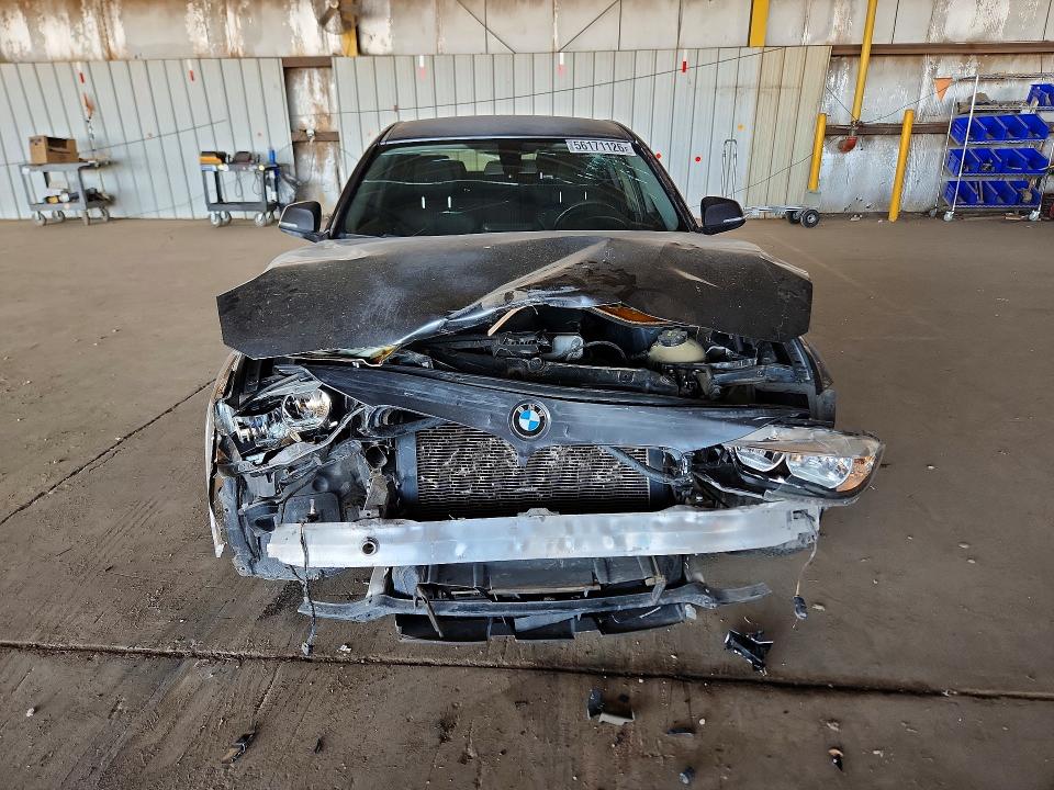 56171126 :رقم المزاد ، WBA8E1G53GNU10023 vin ، 2016 Bmw 320 مزاد بيع