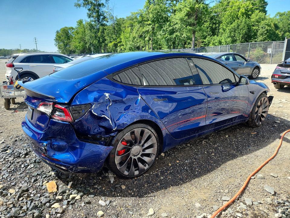 56104476 :رقم المزاد ، 5YJ3E1EC6NF321735 vin ، 2022 Tesla Model 3 مزاد بيع