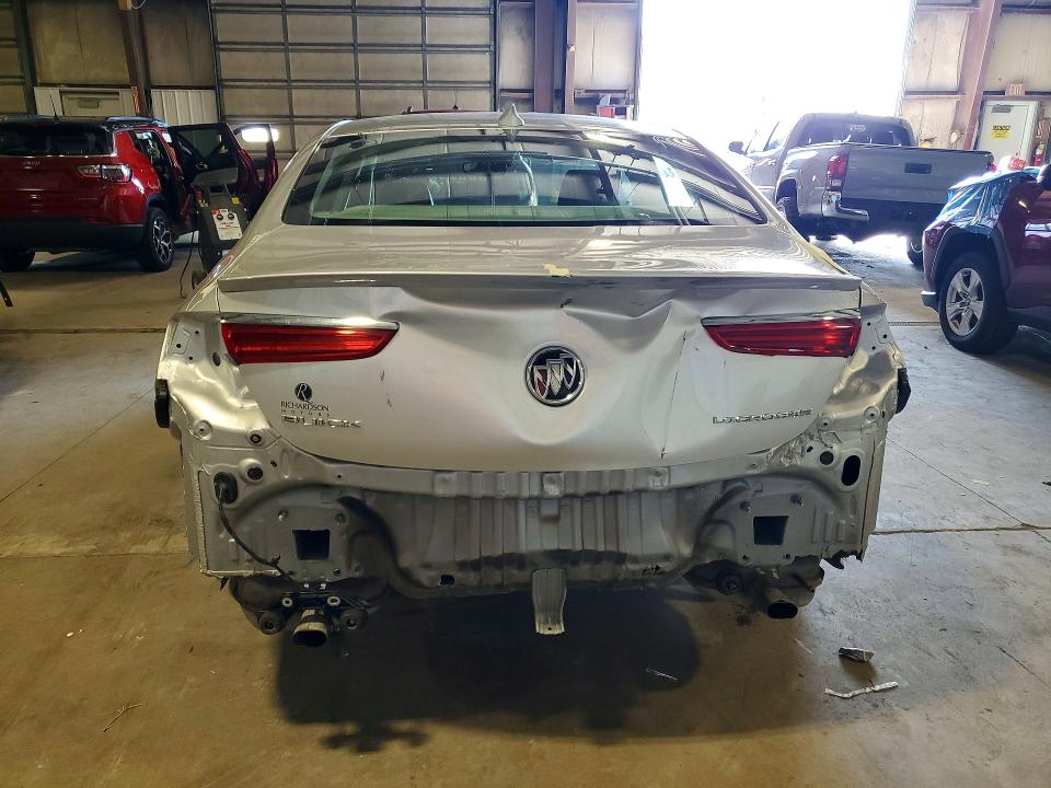 58366216 :رقم المزاد ، 1G4ZR5SS1JU142811 vin ، 2018 Buick Lacrosse مزاد بيع