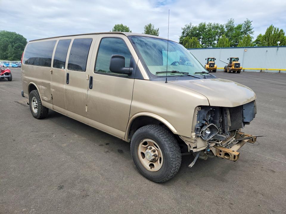 56274806 :رقم المزاد ، 1GA2GZDG8A1164830 vin ، 2010 Chevrolet Express G3500 مزاد بيع