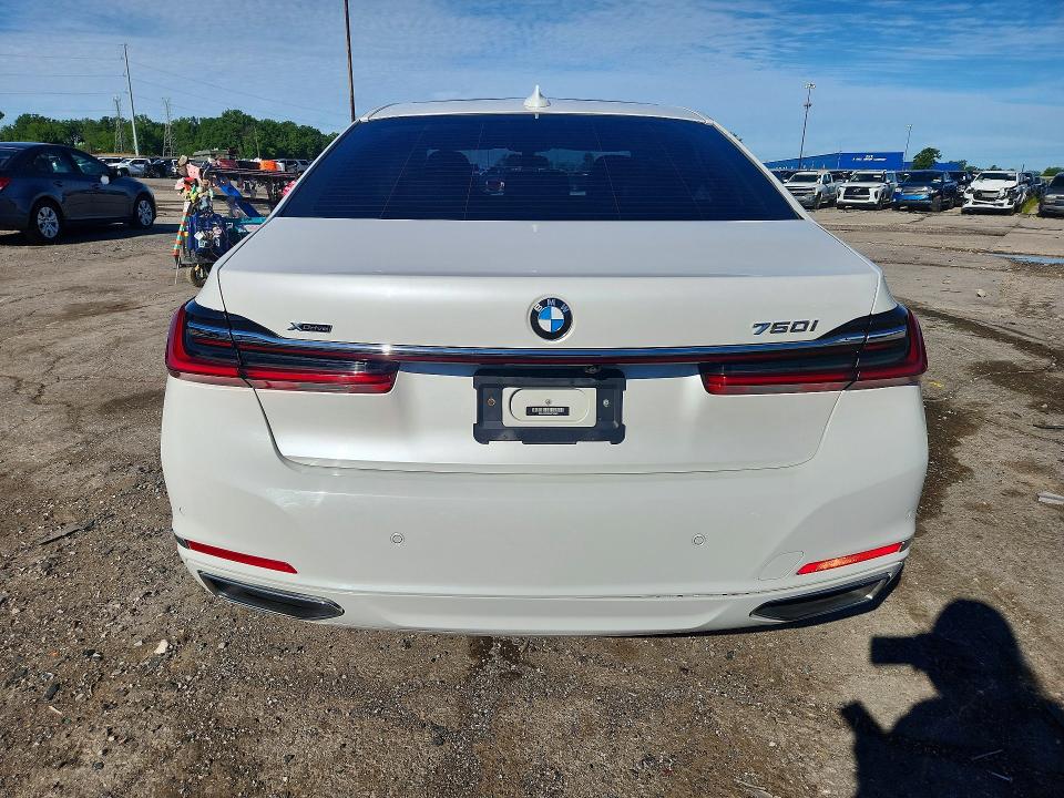 57073716 :رقم المزاد ، WBA7U2C02MCF93326 vin ، 2021 Bmw 750 مزاد بيع