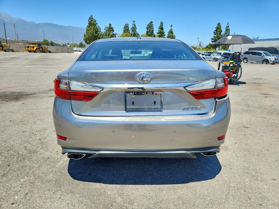 56894886 :رقم المزاد ، 58ABK1GG5GU031599 vin ، 2016 Lexus Es مزاد بيع