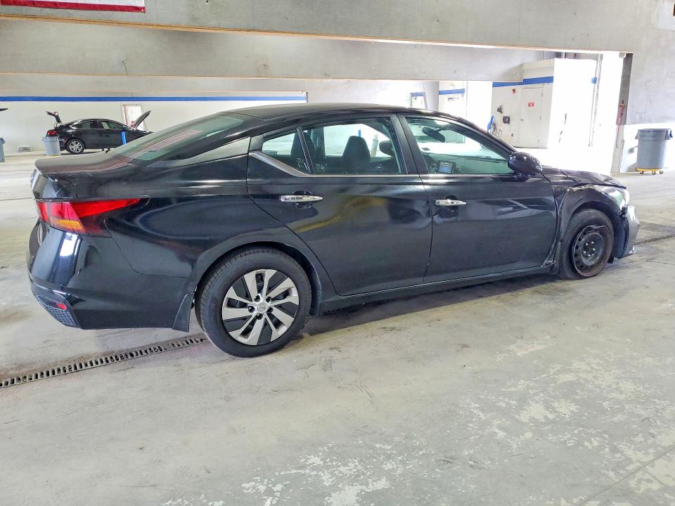 58105216 :رقم المزاد ، 1N4BL4BV2NN320937 vin ، 2022 Nissan Altima مزاد بيع