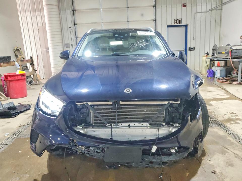 57530616 :رقم المزاد ، W1N0G8EBXMF920900 vin ، 2021 Mercedes-benz Glc مزاد بيع