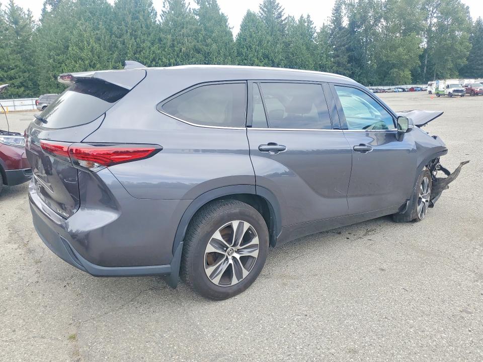 55680526 :رقم المزاد ، 5TDGZRBH1MS130061 vin ، 2021 Toyota Highlander مزاد بيع