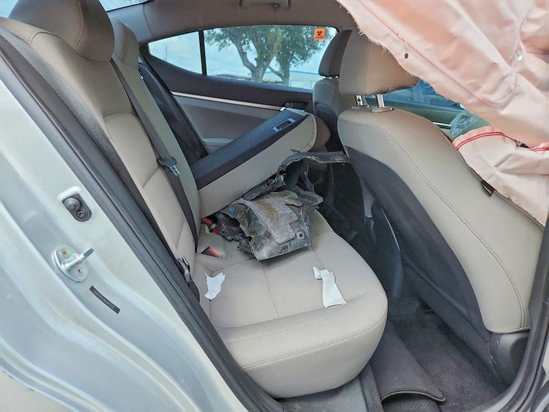 58464176 :رقم المزاد ، 5NPD74LF9KH495227 vin ، 2019 Hyundai Elantra مزاد بيع
