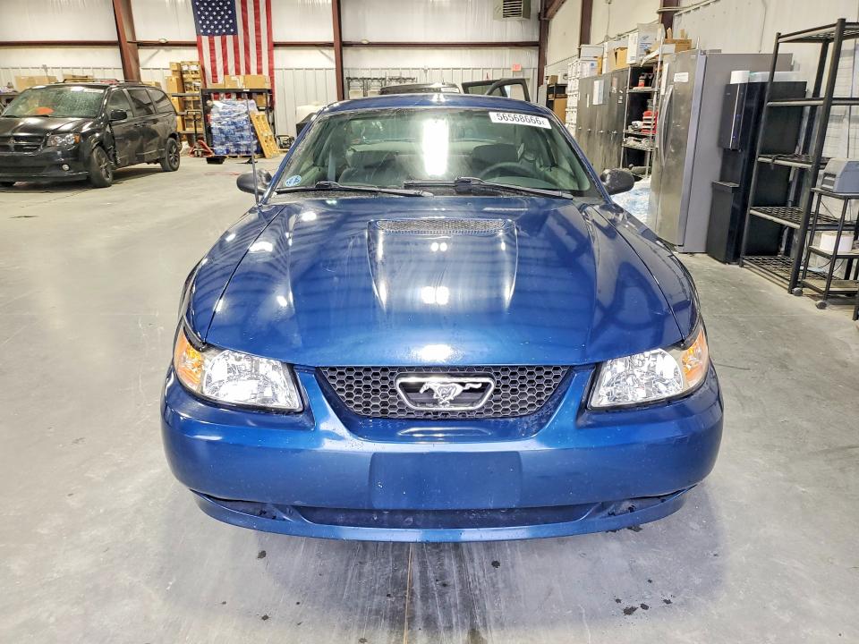 56568666 :رقم المزاد ، 1FAFP42X9YF177944 vin ، 2000 Ford Mustang مزاد بيع