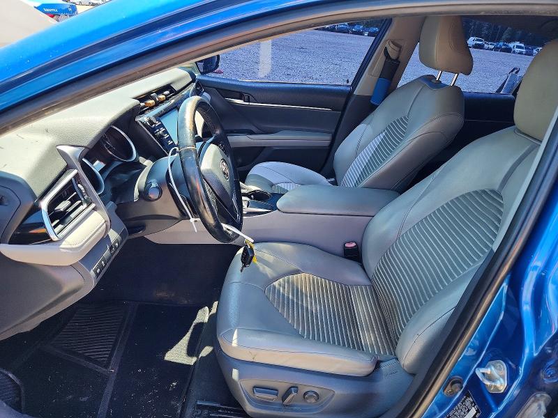 58536456 :رقم المزاد ، 4T1B11HK3JU149381 vin ، 2018 Toyota Camry مزاد بيع