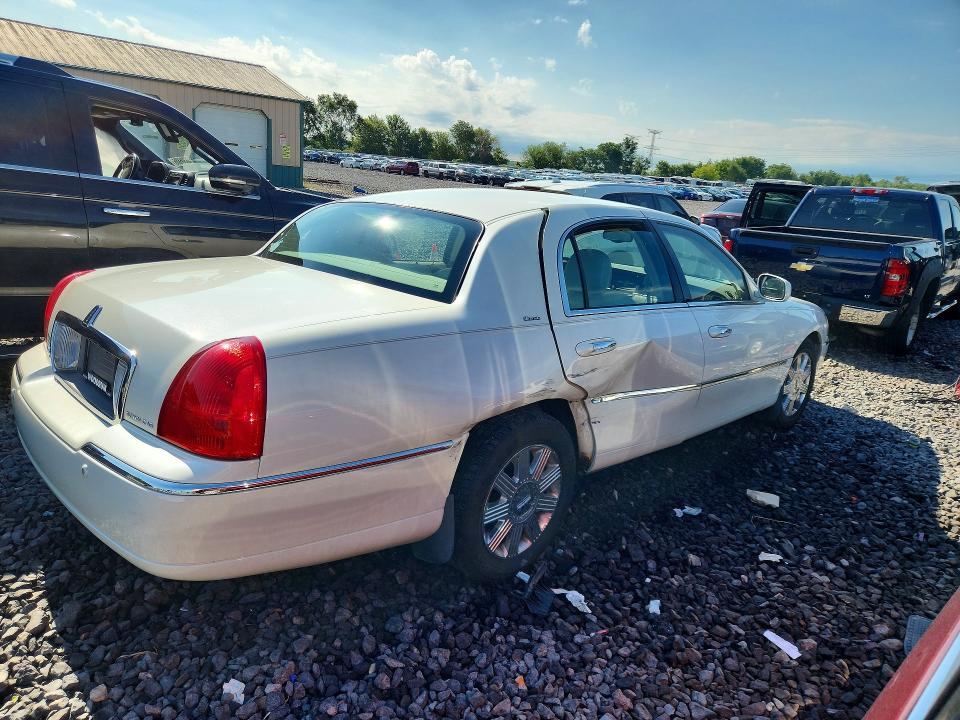 Aukcja sprzedaży 2004 Lincoln Town Car, vin: 1LNHM83W44Y679960, numer aukcji: 58277896