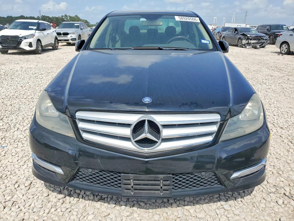 Продажа на аукционе авто 2013 Mercedes-benz C, vin: WDDGF4HB2DA769924, номер лота: 58920506