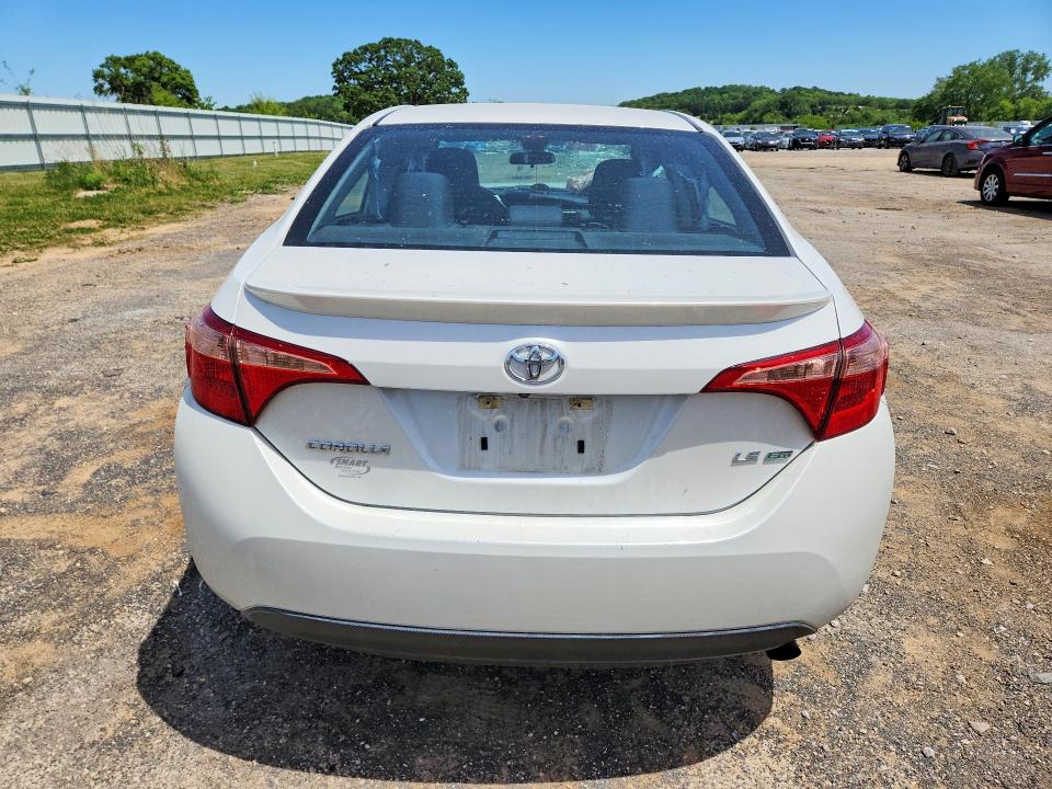 55792486 :رقم المزاد ، 5YFBPRHE1HP731160 vin ، 2017 Toyota Corolla مزاد بيع
