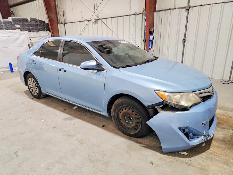 54718546 :رقم المزاد ، 4T4BF1FK1DR279819 vin ، 2013 Toyota Camry مزاد بيع