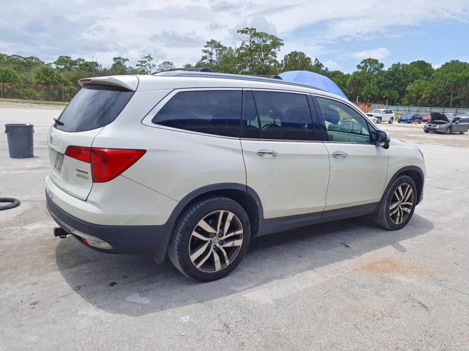 55947656 :رقم المزاد ، 5FNYF6H97HB044470 vin ، 2017 Honda Pilot مزاد بيع