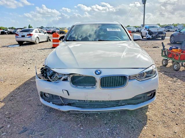 2016 Bmw 328 მანქანა იყიდება აუქციონზე, vin: WBA8E9C58GK647810, აუქციონის ნომერი: 57960076