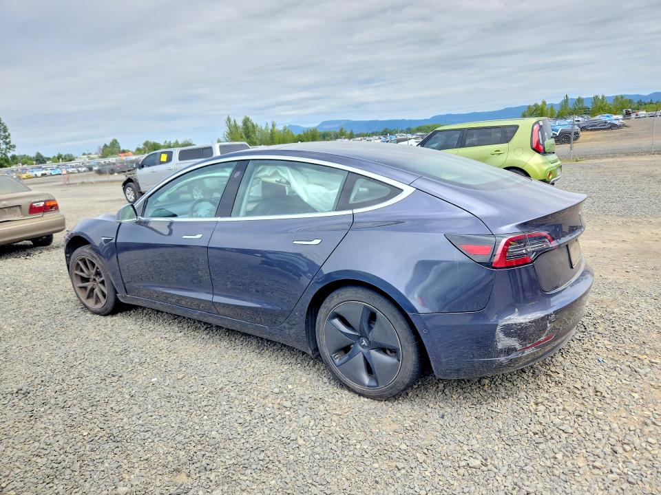55784056 :رقم المزاد ، 5YJ3E1EA2JF048169 vin ، 2018 Tesla Model 3 مزاد بيع