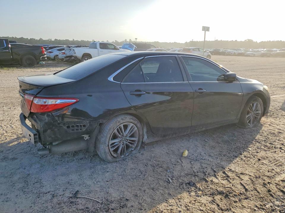 58477296 :رقم المزاد ، 4T1BF1FK1HU809447 vin ، 2017 Toyota Camry مزاد بيع