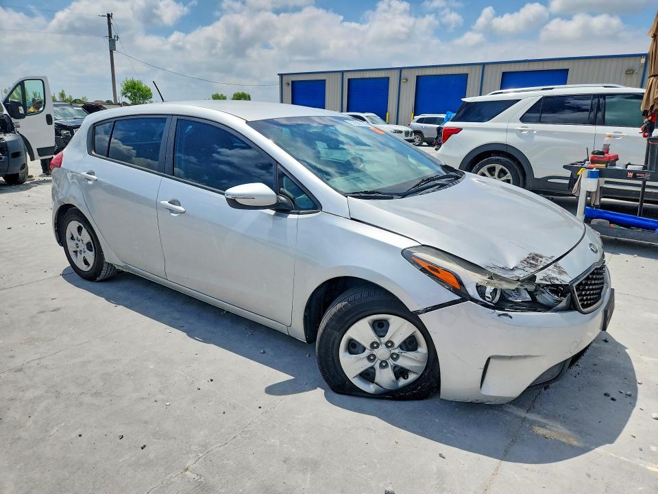 57561186 :رقم المزاد ، KNAFK5A89H5668736 vin ، 2017 Kia Forte مزاد بيع