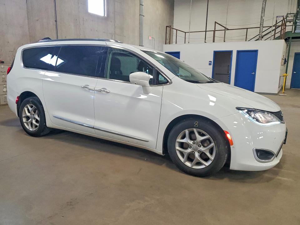 55592426 :رقم المزاد ، 2C4RC1EG4JR293712 vin ، 2018 Chrysler Pacifica مزاد بيع