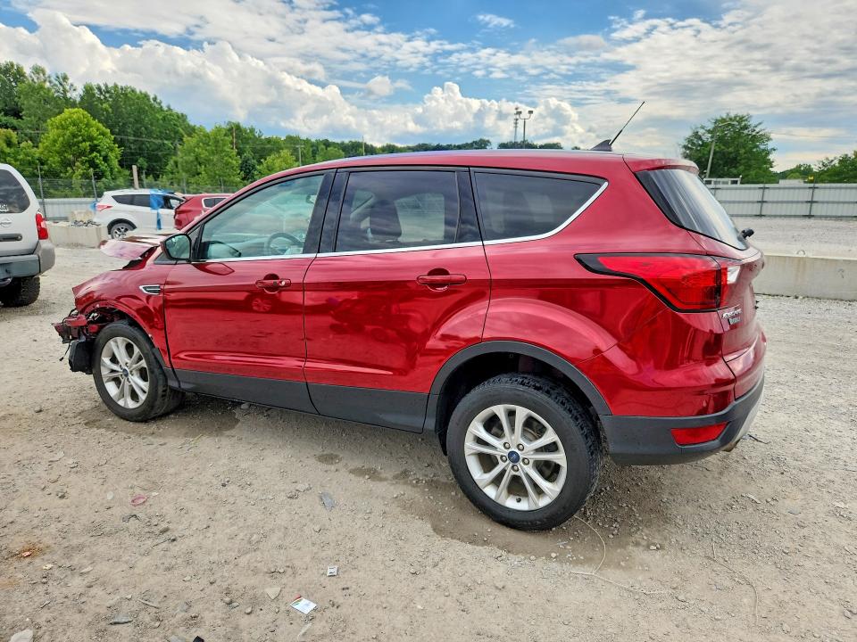 55881776 :رقم المزاد ، 1FMCU0GD4KUC23207 vin ، 2019 Ford Escape مزاد بيع