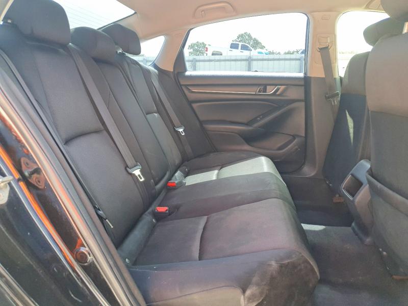 58987126 :رقم المزاد ، 1HGCV3F1XJA012749 vin ، 2018 Honda Accord مزاد بيع