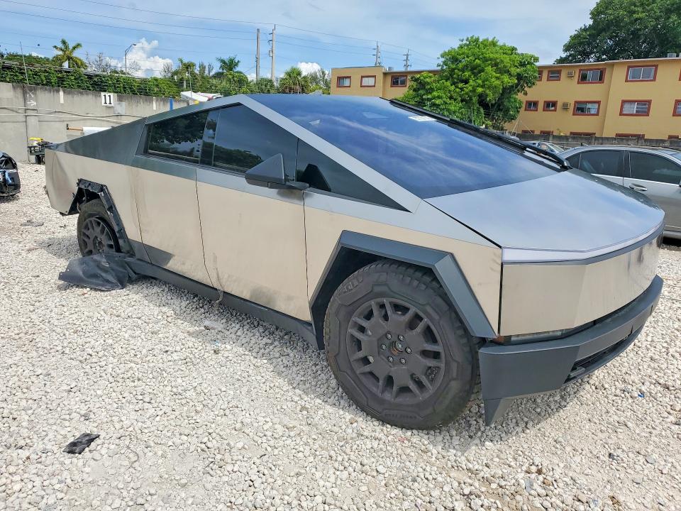 2024 Tesla Cybertruck მანქანა იყიდება აუქციონზე, vin: 7G2CEHEE5RA039371, აუქციონის ნომერი: 57701576