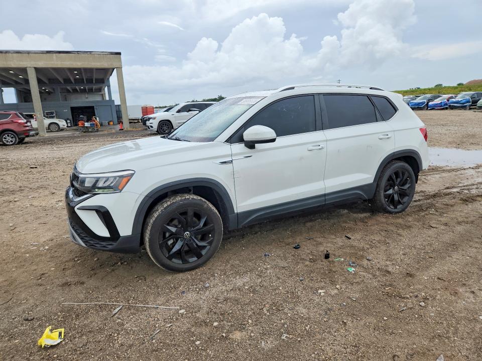 Продажа на аукционе авто 2022 Volkswagen Taos, vin: 3VVTX7B29NM078332, номер лота: 58986536