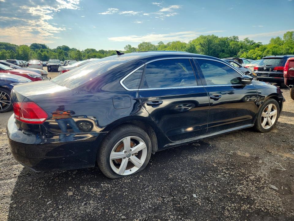 2015 Volkswagen Passat მანქანა იყიდება აუქციონზე, vin: 1VWAT7A38FC116581, აუქციონის ნომერი: 57717346