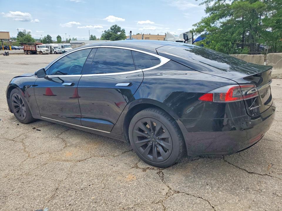 55319196 :رقم المزاد ، 5YJSA1E29JF234243 vin ، 2018 Tesla Model S مزاد بيع