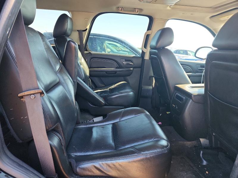 56936836 :رقم المزاد ، 1GKS2EEF6BR108817 vin ، 2011 Gmc Yukon مزاد بيع