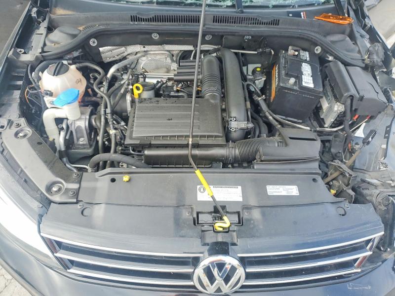 57204926 :رقم المزاد ، 3VW167AJ2HM368138 vin ، 2017 Volkswagen Jetta مزاد بيع
