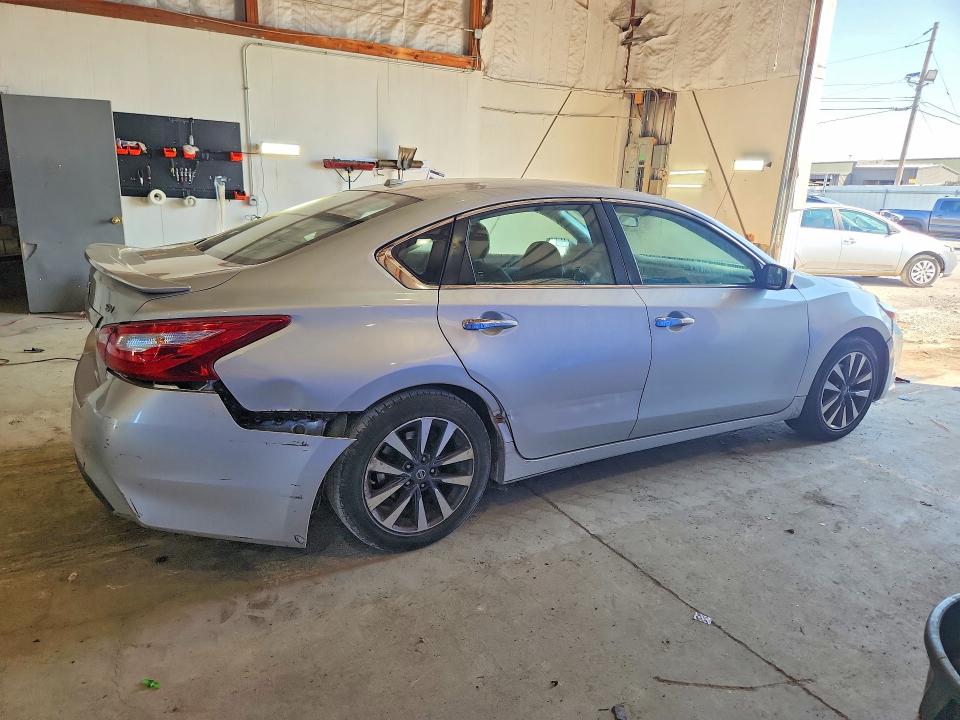 56131936 :رقم المزاد ، 1N4AL3AP3HC211749 vin ، 2017 Nissan Altima مزاد بيع