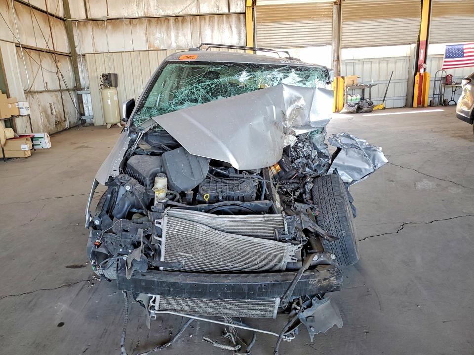 57227056 :رقم المزاد ، 2A4RR5DG9BR781797 vin ، 2011 Chrysler Town & Country مزاد بيع