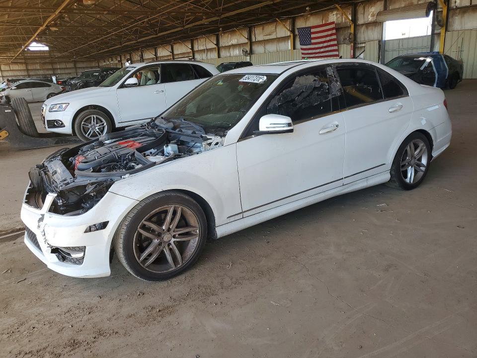 Продажа на аукционе авто 2014 Mercedes-benz C, vin: WDDGF4HB9EG158836, номер лота: 55417316
