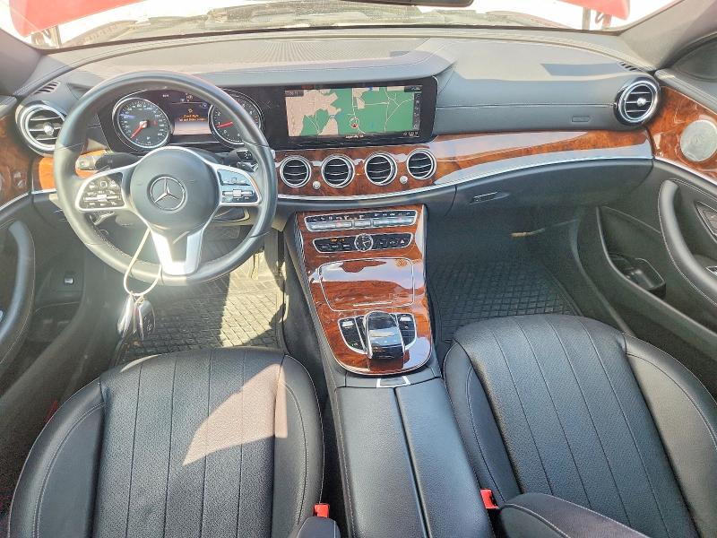 58699586 :رقم المزاد ، WDDZF4JB3KA588671 vin ، 2019 Mercedes-benz E مزاد بيع