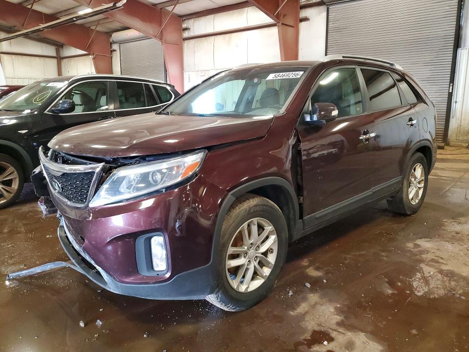 58469256 :رقم المزاد ، 5XYKT4A72FG643889 vin ، 2015 Kia Sorento مزاد بيع