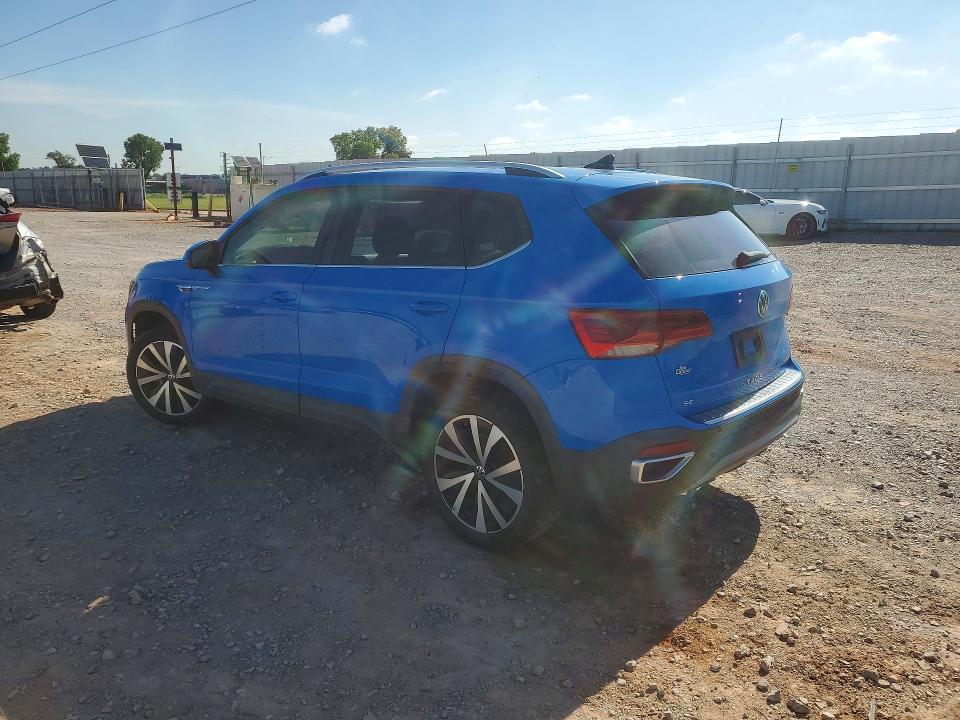 57213036 :رقم المزاد ، 3VVRX7B28NM044327 vin ، 2022 Volkswagen Taos مزاد بيع