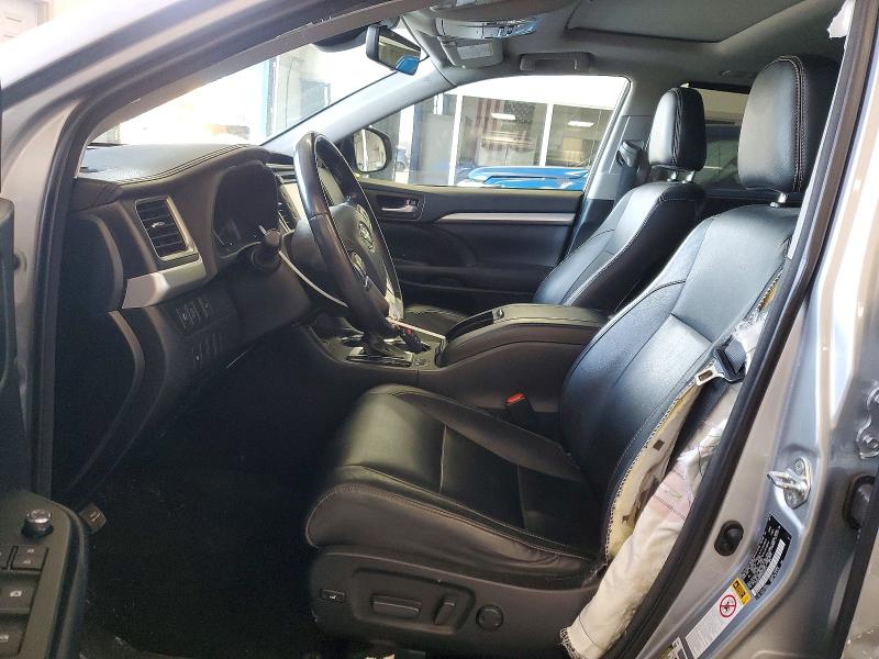 Продажа на аукционе авто 2017 Toyota Highlander, vin: 5TDJZRFH5HS470111, номер лота: 55905096