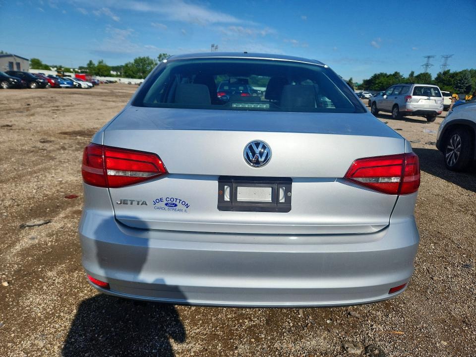 58772666 :رقم المزاد ، 3VW2K7AJ9FM262377 vin ، 2015 Volkswagen Jetta مزاد بيع