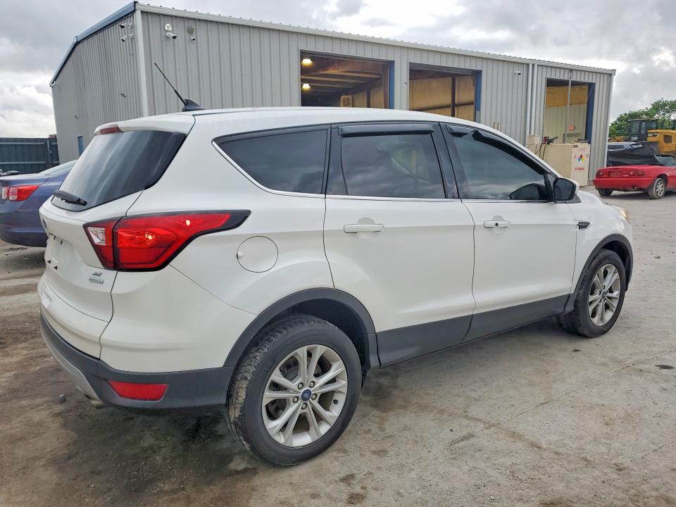 Продаж на аукціоні авто 2019 Ford Escape, vin: 1FMCU0GD5KUB95210, номер лоту: 52582216