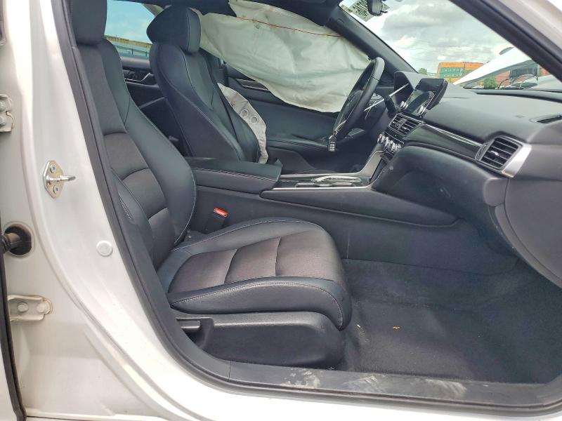 Продаж на аукціоні авто 2018 Honda Accord, vin: 1HGCV2F37JA034106, номер лоту: 56188746